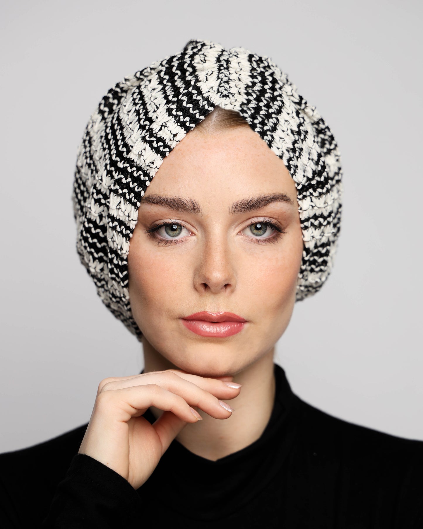 Black & white knitting Turban